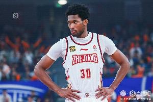 体育平台-把锅背好了！达米安-琼斯12投仅1中&amp;三分5中0仅拿2分 拿到11板