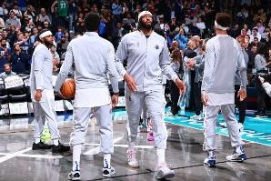 体育新闻-1场升2名！独行侠将太阳挤到乐透区&amp;将国王挤到第10