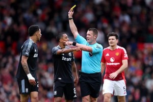TA：不满对阵曼联的裁判安排，维拉准备向英超官方提出申诉